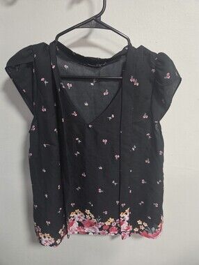 Ups & Downs Black Floral Flutter Sleeve Blouse Size Small